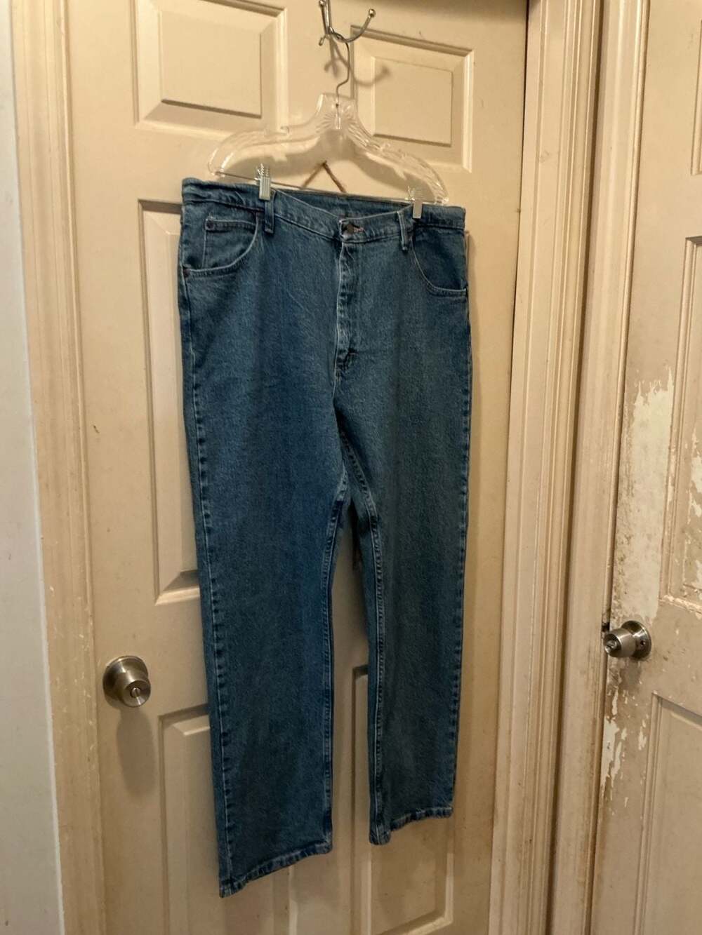 Wrangler Rugged Wear Mens  Jeans Size 40 x 32